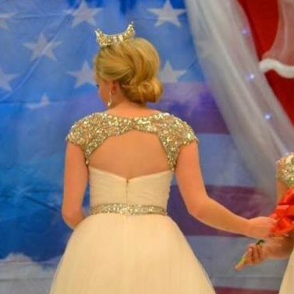 Beautiful white Sherri Hill Ball Gown - Picture 2 of 4